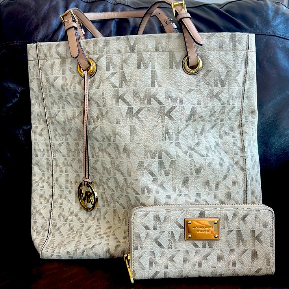Michael Kors Tote Set Beige
